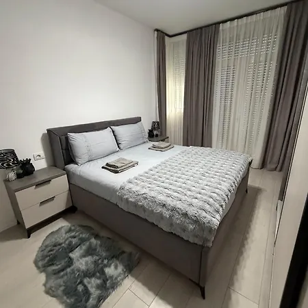 Apartament Warm 2br In Heart Of City, Walk To Shops & Cafes