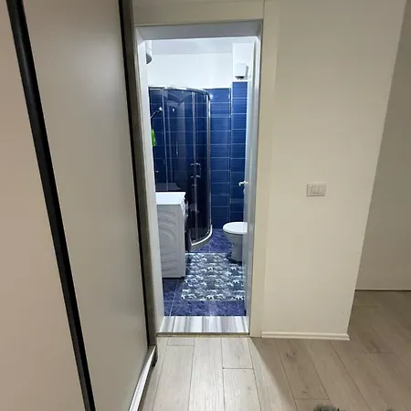 Warm 2br In Heart Of City, Walk To Shops & Cafes